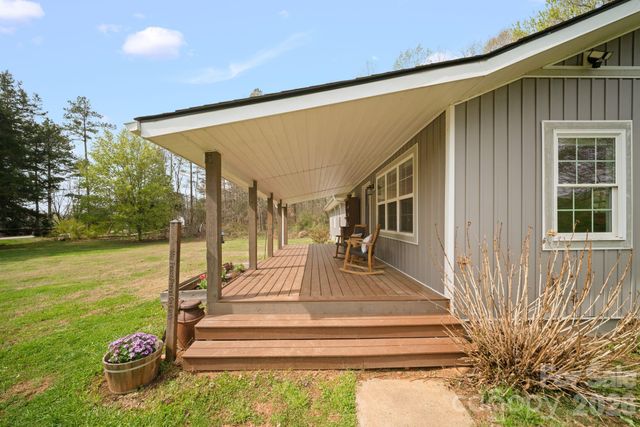 527 Floyd Blackwell Road, Tryon, NC 28782