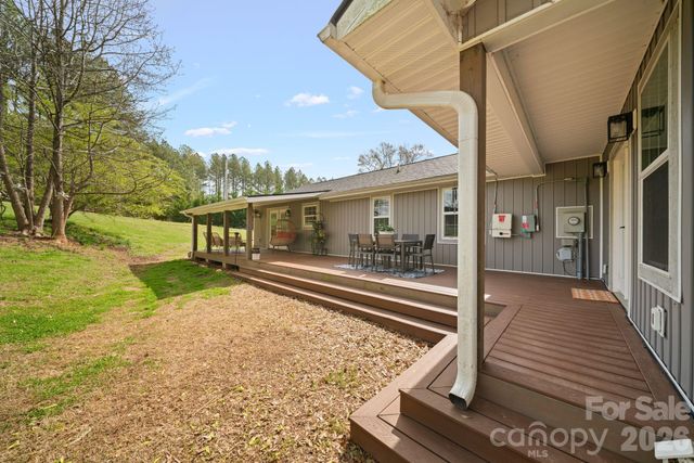 527 Floyd Blackwell Road, Tryon, NC 28782