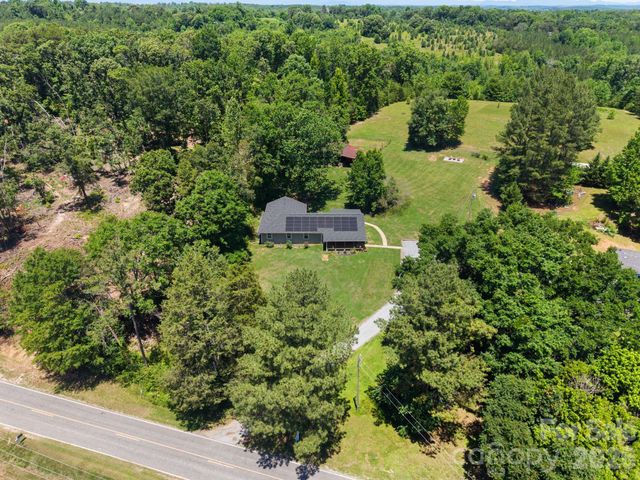 527 Floyd Blackwell Road, Tryon, NC 28782