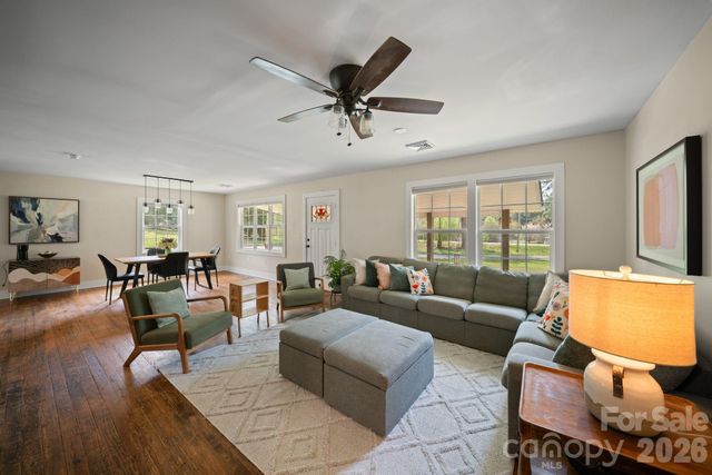 527 Floyd Blackwell Road, Tryon, NC 28782