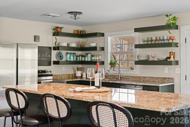 527 Floyd Blackwell Road, Tryon, NC 28782