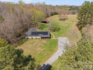 527 Floyd Blackwell Road, Tryon, NC 28782