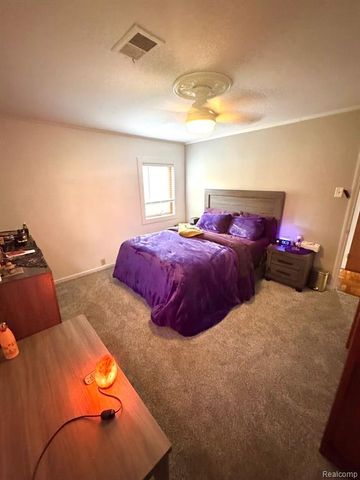 2082 Lakeshire Drive, West Bloomfield, MI 48323