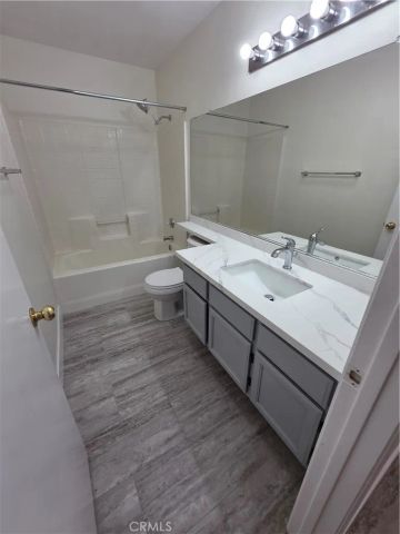 2874 W Calle Vista, Rialto, CA 92377