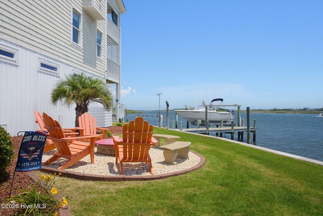 702 Roland Avenue, Surf City, NC 28445