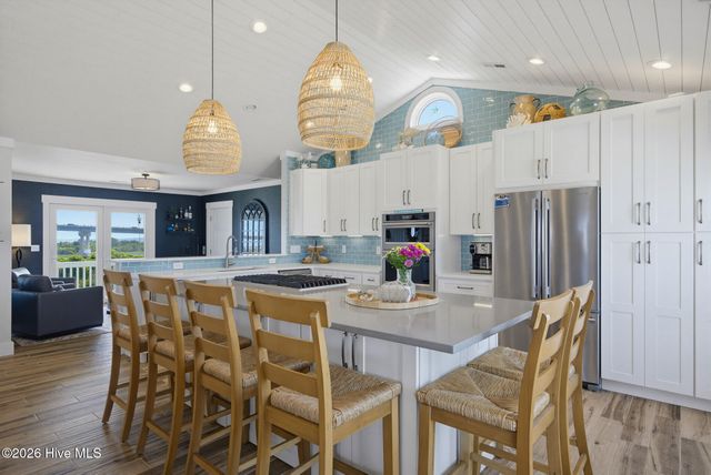 702 Roland Avenue, Surf City, NC 28445