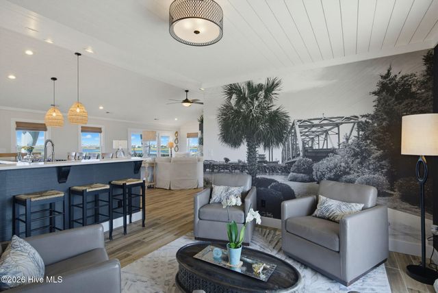 702 Roland Avenue, Surf City, NC 28445