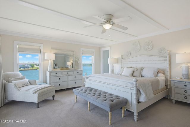702 Roland Avenue, Surf City, NC 28445