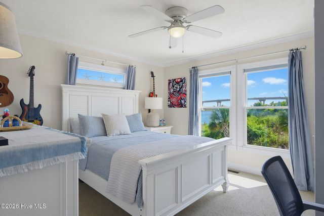 702 Roland Avenue, Surf City, NC 28445