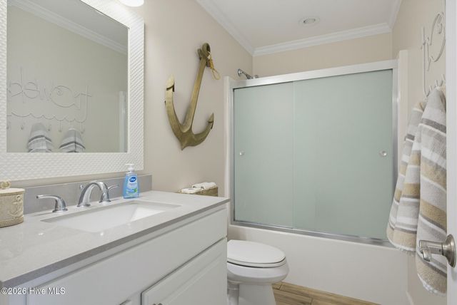 702 Roland Avenue, Surf City, NC 28445