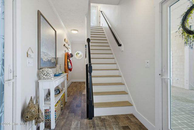 702 Roland Avenue, Surf City, NC 28445