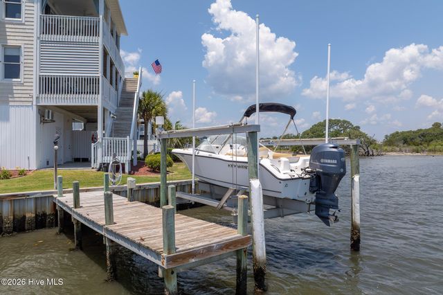 702 Roland Avenue, Surf City, NC 28445