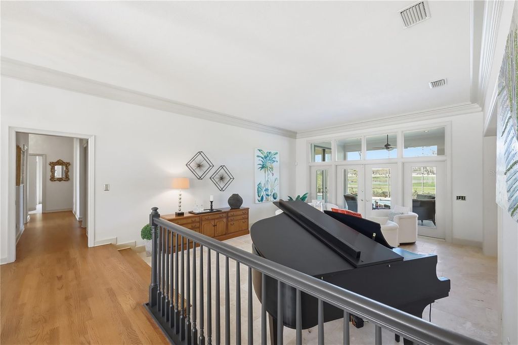 Image 13 of property listing at 8513 BAY HILL BOULEVARD, Orlando, FL 32819