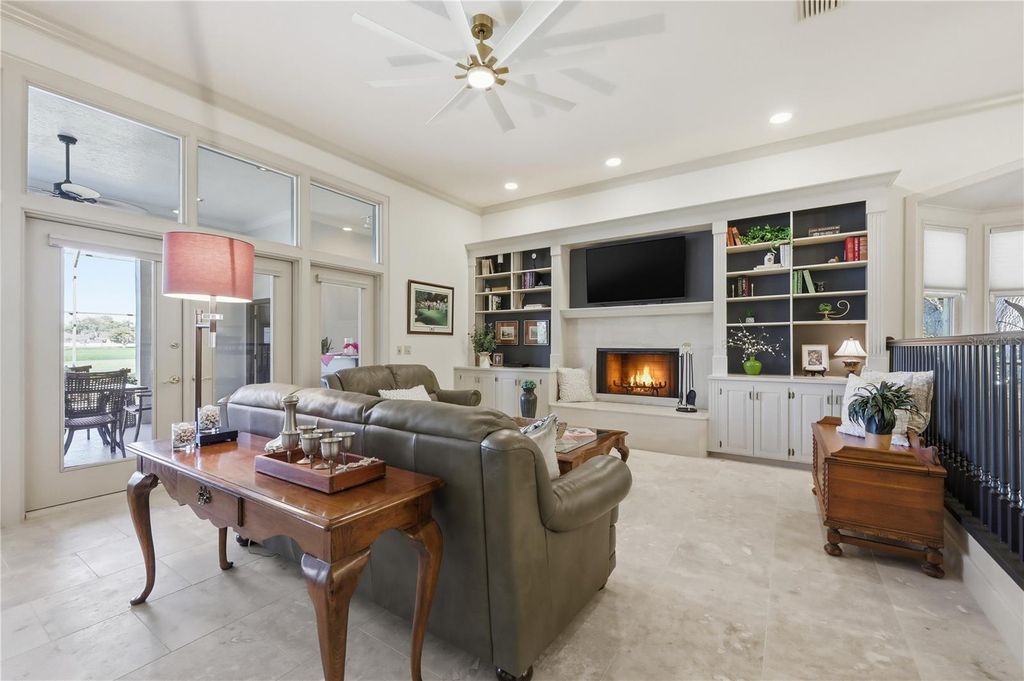 Image 29 of property listing at 8513 BAY HILL BOULEVARD, Orlando, FL 32819