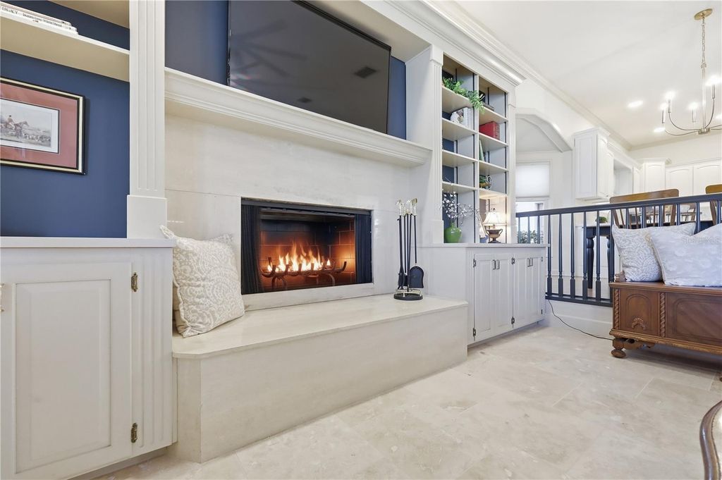 Image 31 of property listing at 8513 BAY HILL BOULEVARD, Orlando, FL 32819