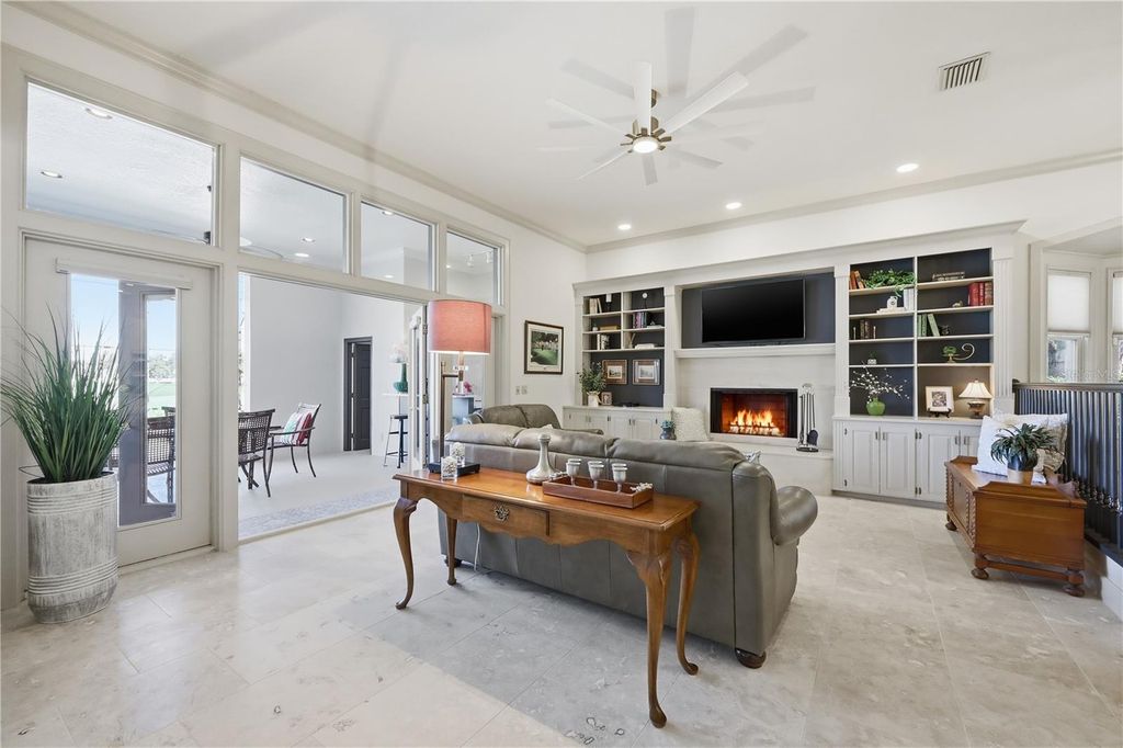 Image 34 of property listing at 8513 BAY HILL BOULEVARD, Orlando, FL 32819