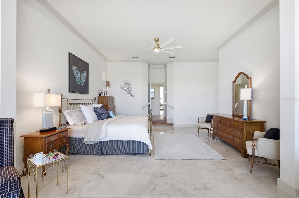 Image 39 of property listing at 8513 BAY HILL BOULEVARD, Orlando, FL 32819