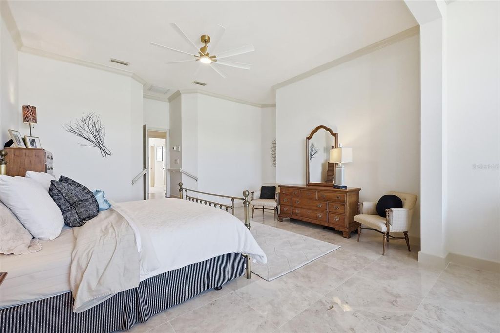 Image 40 of property listing at 8513 BAY HILL BOULEVARD, Orlando, FL 32819