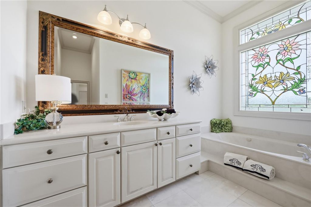 Image 43 of property listing at 8513 BAY HILL BOULEVARD, Orlando, FL 32819