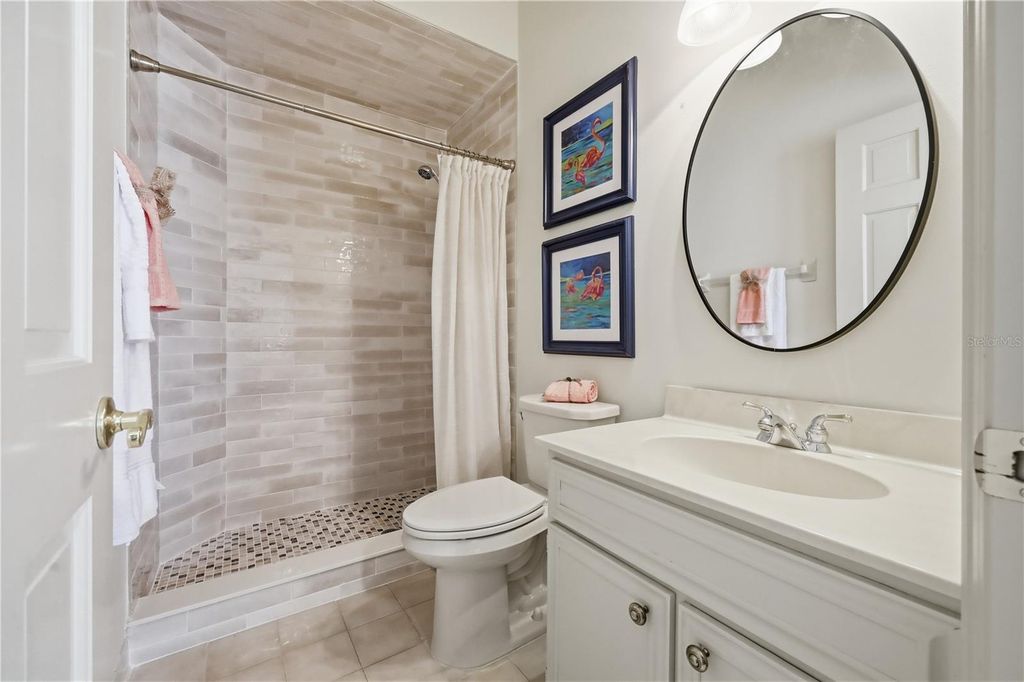 Image 46 of property listing at 8513 BAY HILL BOULEVARD, Orlando, FL 32819