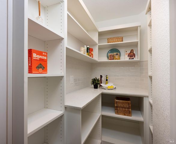 1504 Maria Pl, Rohnert Park, CA 94928