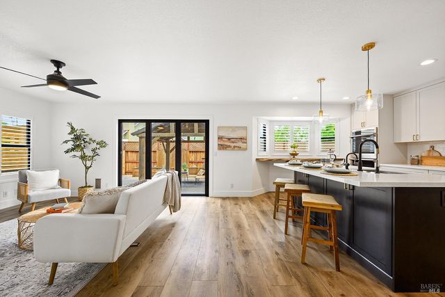 1504 Maria Pl, Rohnert Park, CA 94928