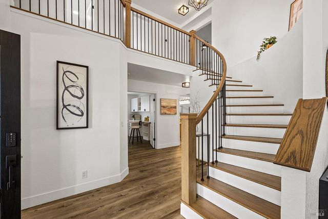 1504 Maria Pl, Rohnert Park, CA 94928