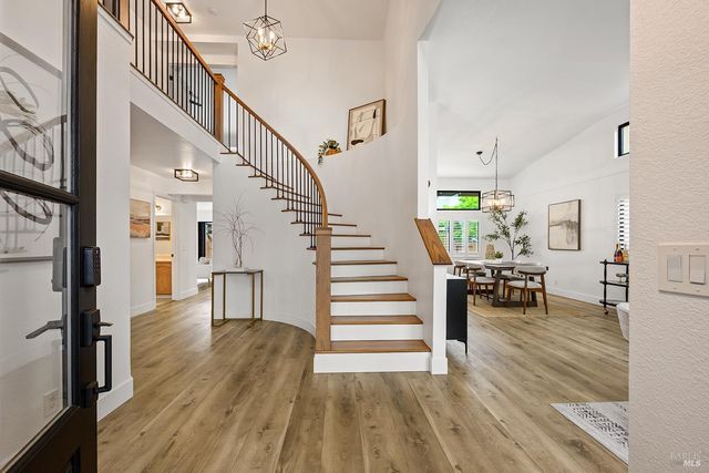 1504 Maria Pl, Rohnert Park, CA 94928