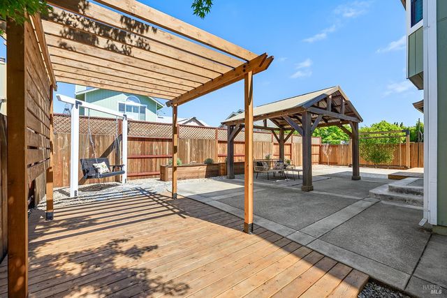 1504 Maria Pl, Rohnert Park, CA 94928