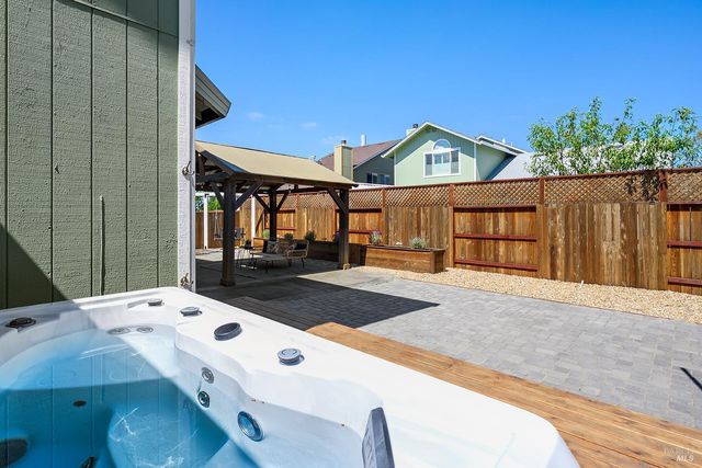 1504 Maria Pl, Rohnert Park, CA 94928