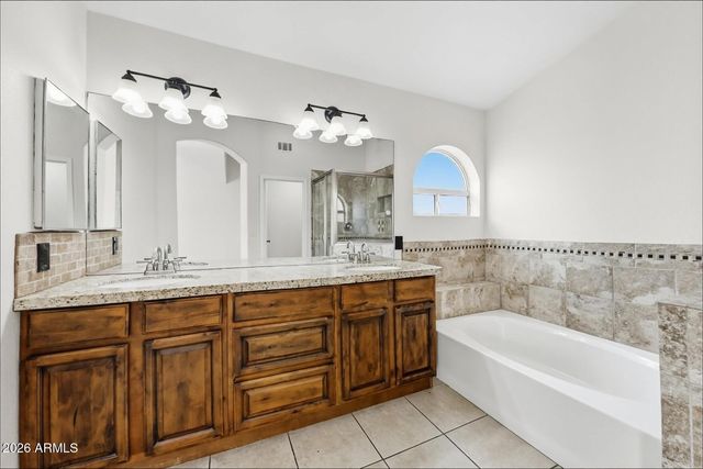 627 E SHANNON Street, Chandler, AZ 85225