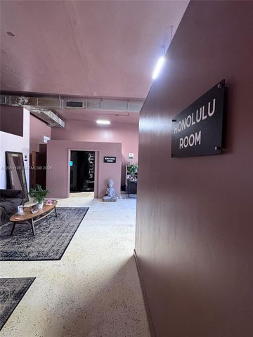 762 W 41st St, Miami Beach, FL 33140