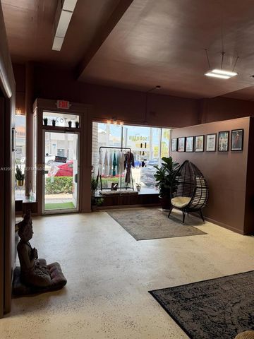 762 W 41st St, Miami Beach, FL 33140