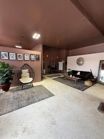 762 W 41st St, Miami Beach, FL 33140