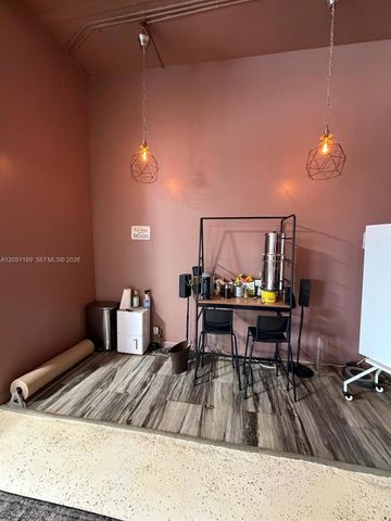 762 W 41st St, Miami Beach, FL 33140