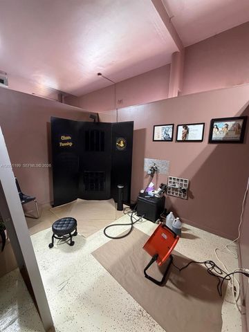 762 W 41st St, Miami Beach, FL 33140