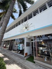 762 W 41st St, Miami Beach, FL 33140