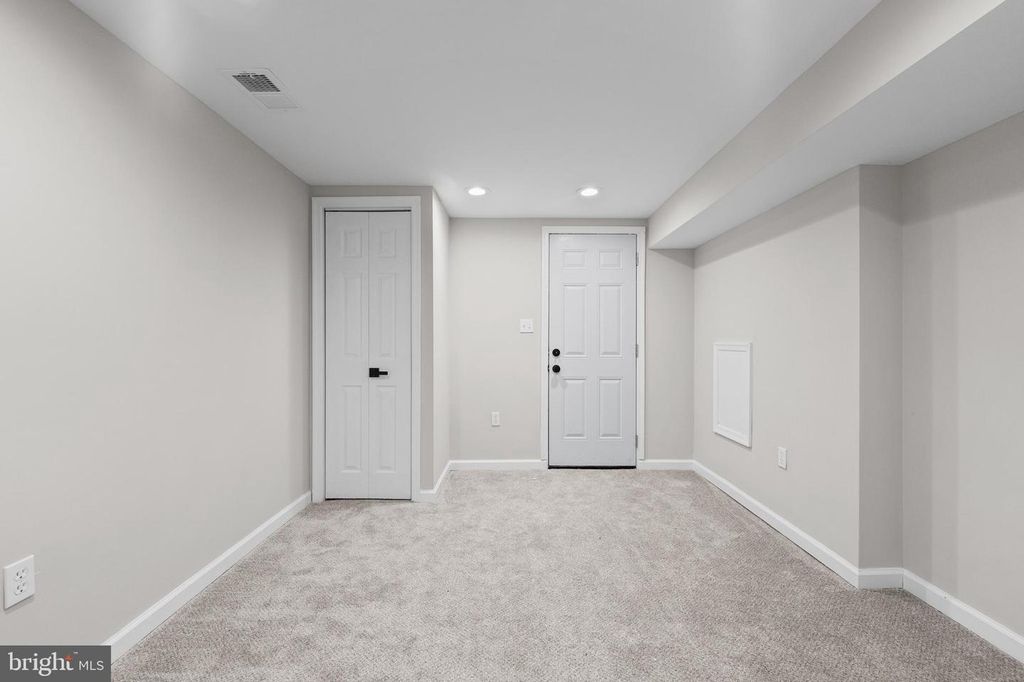 Image 27 of property listing at 2231 PRENTISS PL, Baltimore, MD 21205