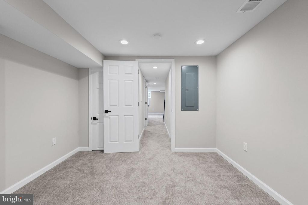 Image 28 of property listing at 2231 PRENTISS PL, Baltimore, MD 21205