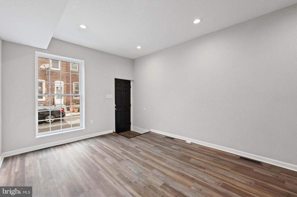 Image 3 of property listing at 2231 PRENTISS PL, Baltimore, MD 21205