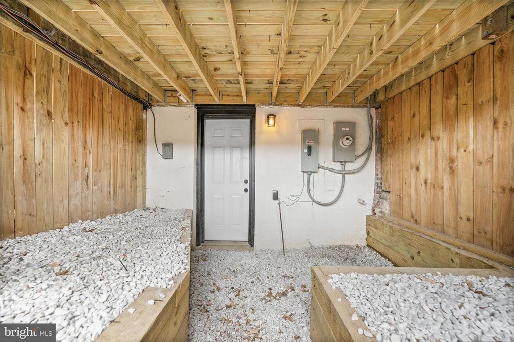 Image 32 of property listing at 2231 PRENTISS PL, Baltimore, MD 21205