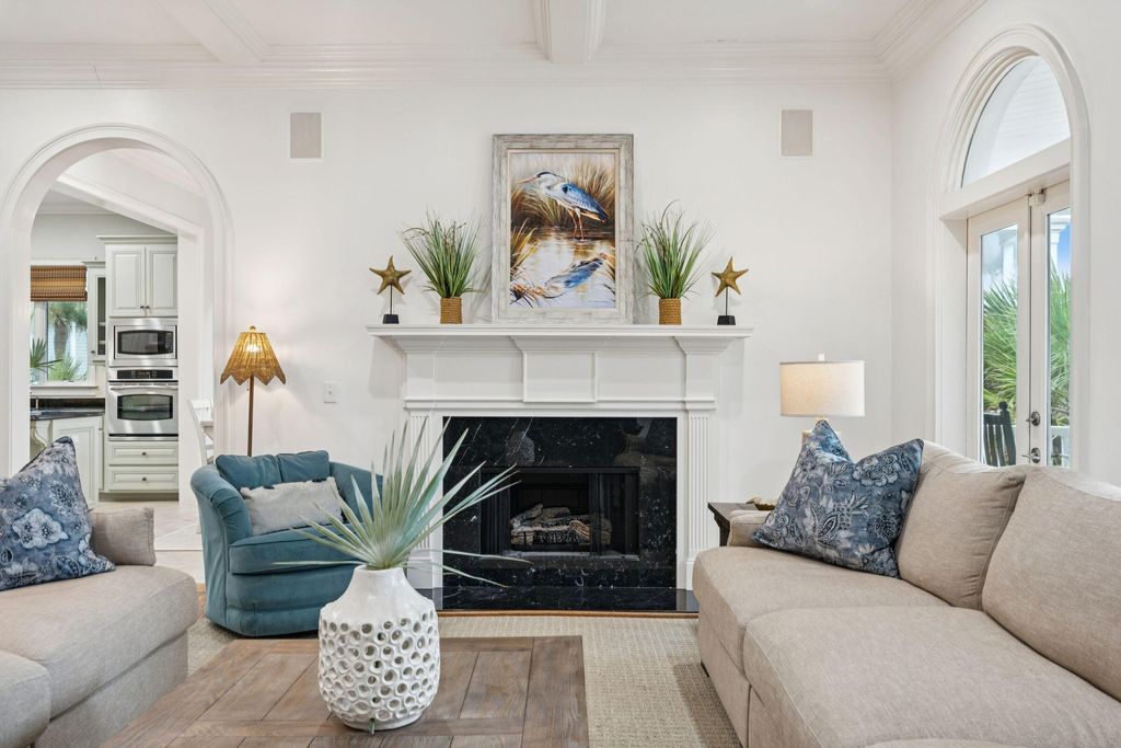 Image 12 of property listing at 5 E Beachwood, Isle Of Palms, SC 29451