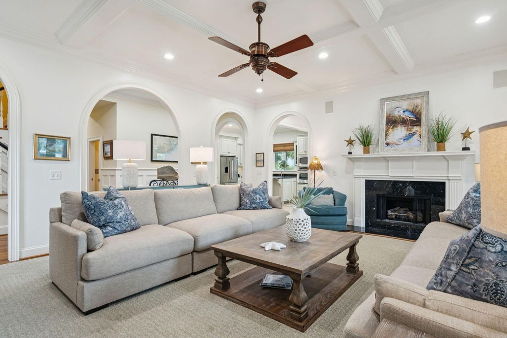 Image 15 of property listing at 5 E Beachwood, Isle Of Palms, SC 29451