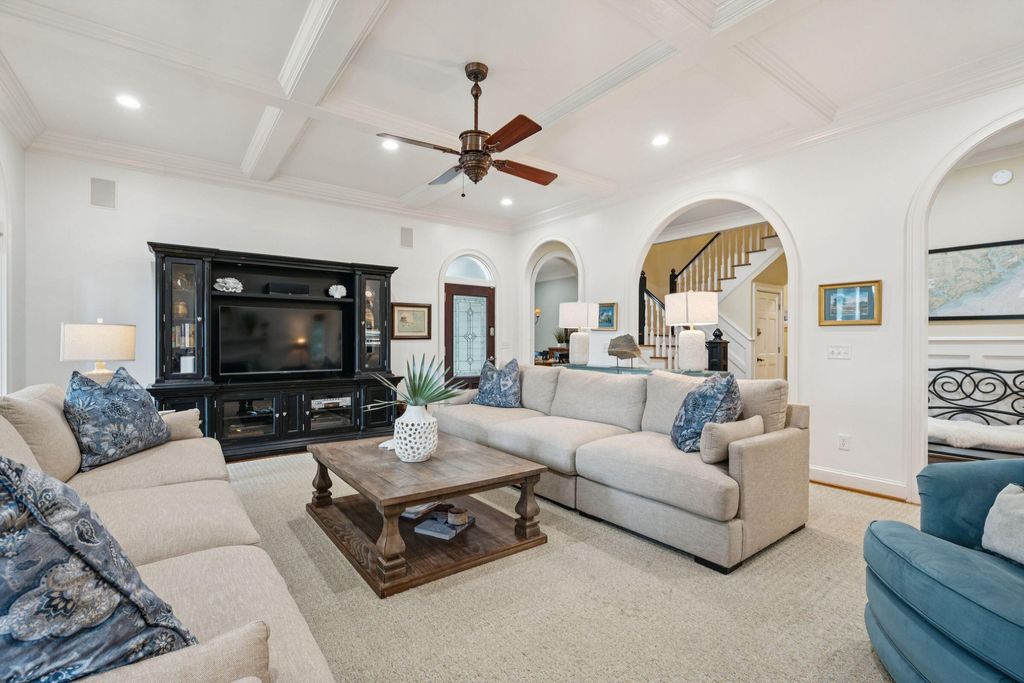 Image 16 of property listing at 5 E Beachwood, Isle Of Palms, SC 29451