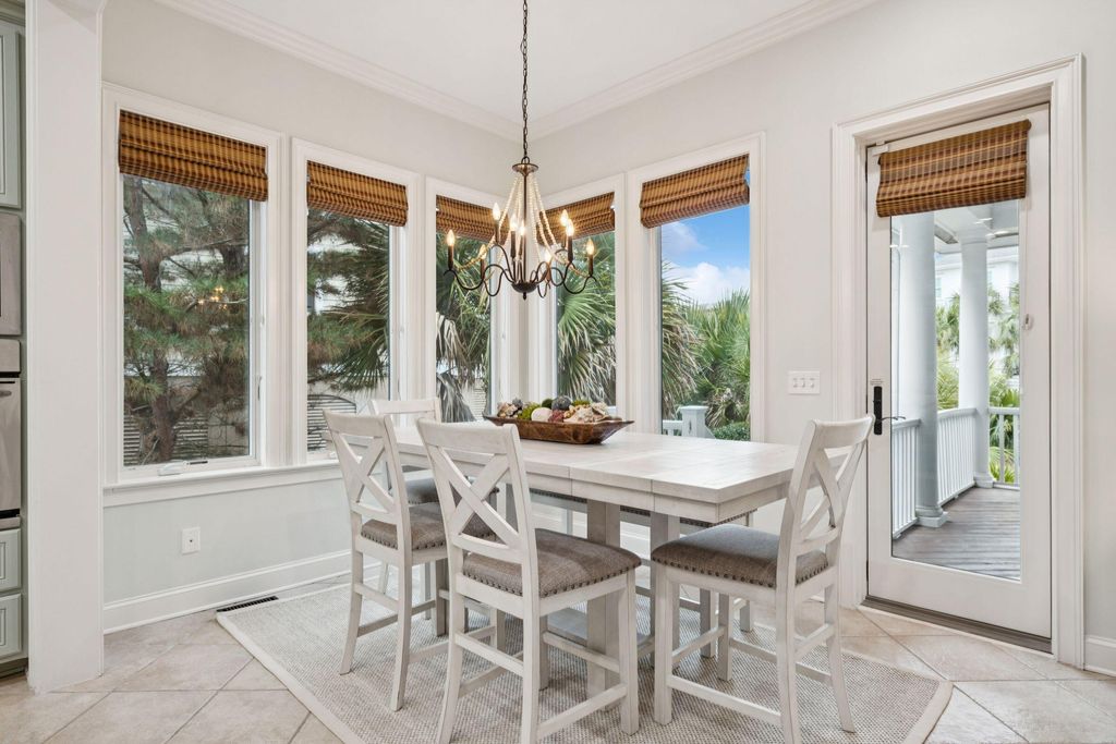 Image 18 of property listing at 5 E Beachwood, Isle Of Palms, SC 29451