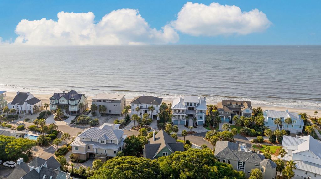 Image 2 of property listing at 5 E Beachwood, Isle Of Palms, SC 29451