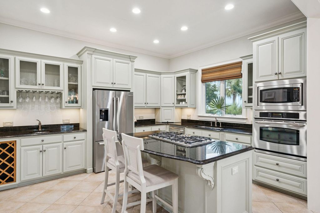 Image 20 of property listing at 5 E Beachwood, Isle Of Palms, SC 29451