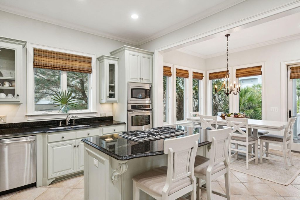 Image 21 of property listing at 5 E Beachwood, Isle Of Palms, SC 29451