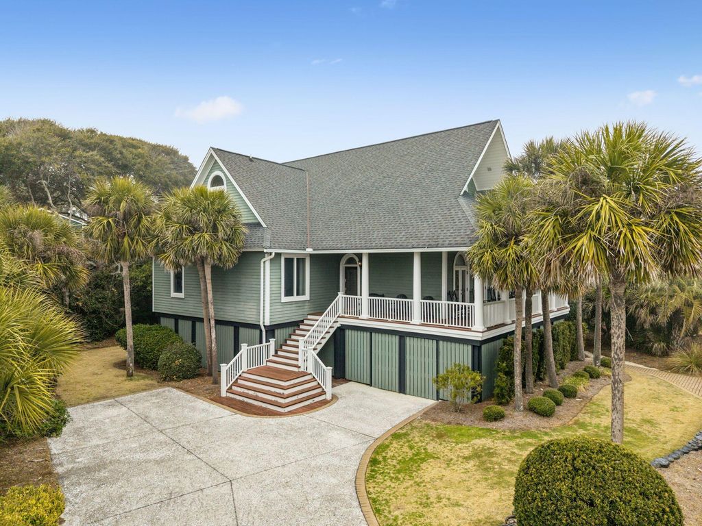 Image 3 of property listing at 5 E Beachwood, Isle Of Palms, SC 29451