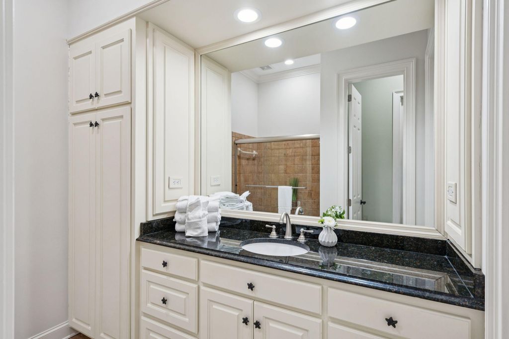 Image 31 of property listing at 5 E Beachwood, Isle Of Palms, SC 29451